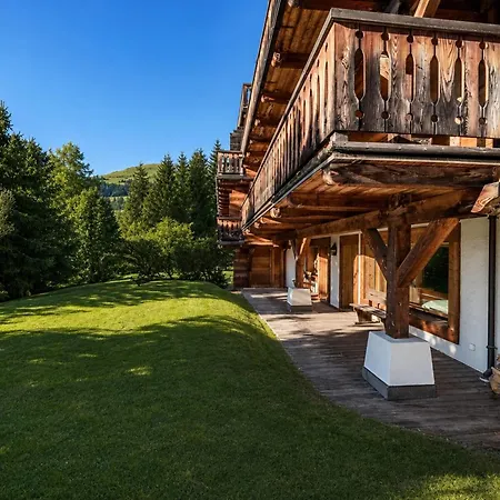 Snowcrest, Verbier- By Emerald Вербье